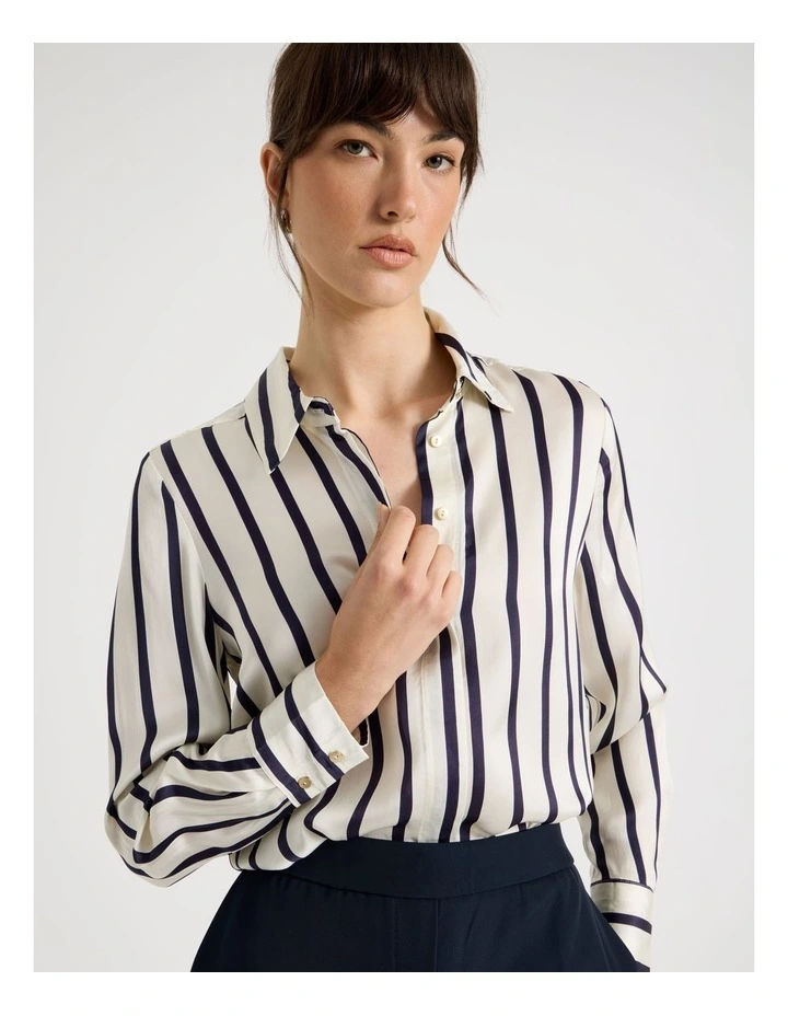 Long Sleeve Stripe Shirt in Navy and White Stripe image 2