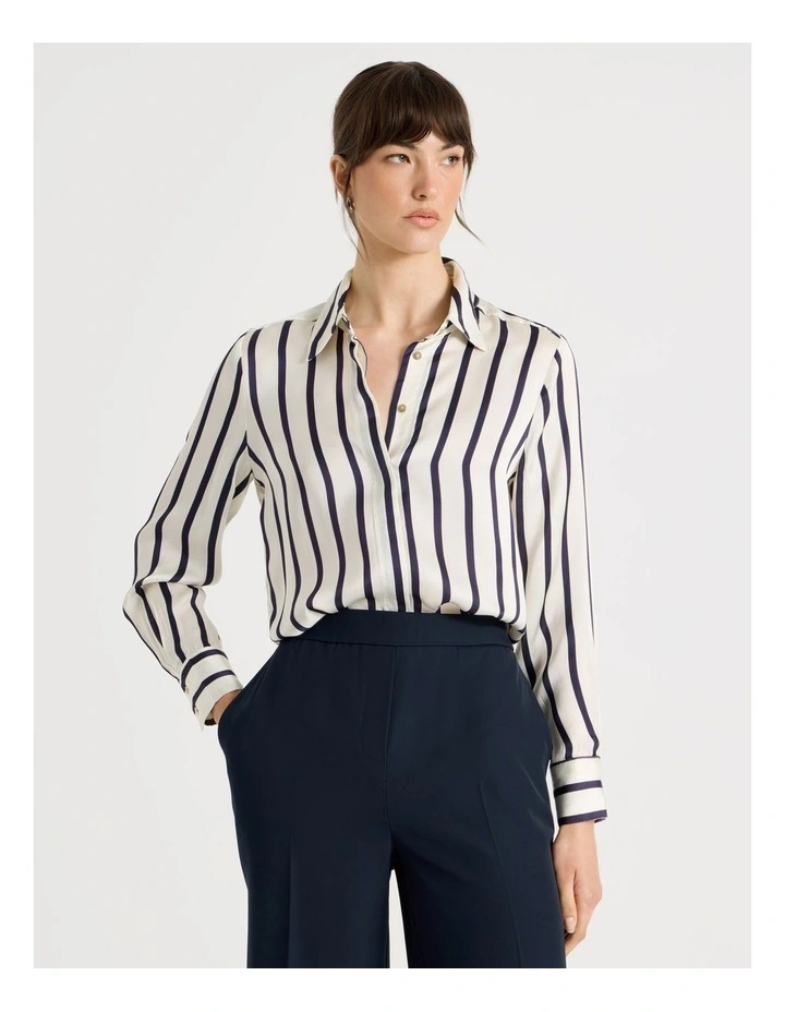 Long Sleeve Stripe Shirt in Navy and White Stripe image 3