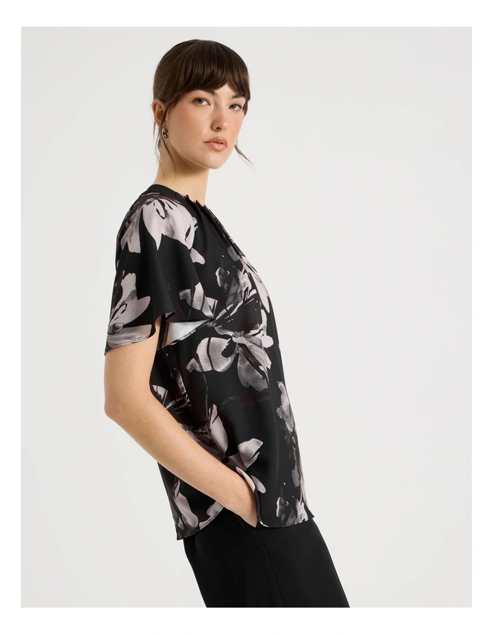 Pintuck Twill Short Sleeve Top in Monochrome Floral Print image 4