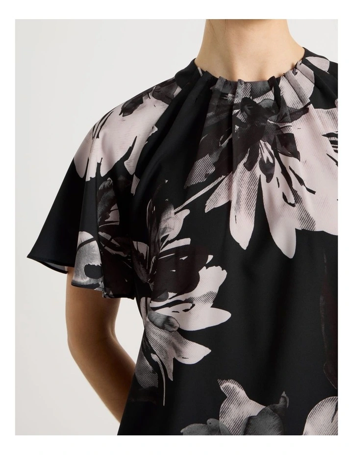 Pintuck Twill Short Sleeve Top in Monochrome Floral Print image 5