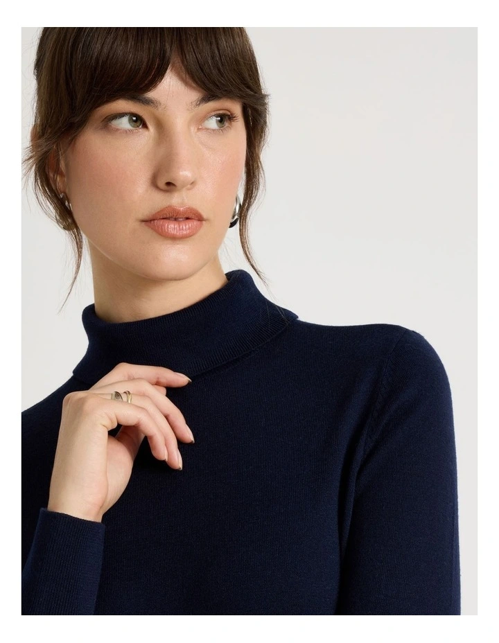 Fine Knit Skivvy in Navy image 4