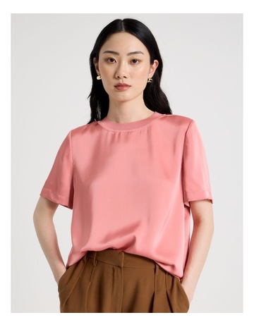 Pink colour