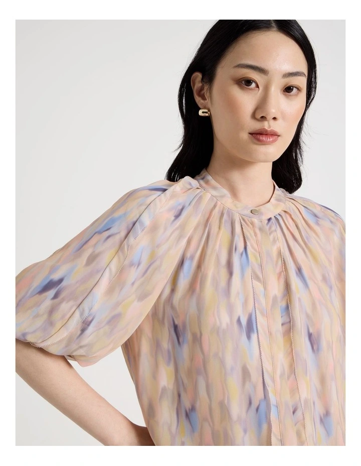 Short Sleeve Ruffle Detail Blouse in Abstract Print image 4