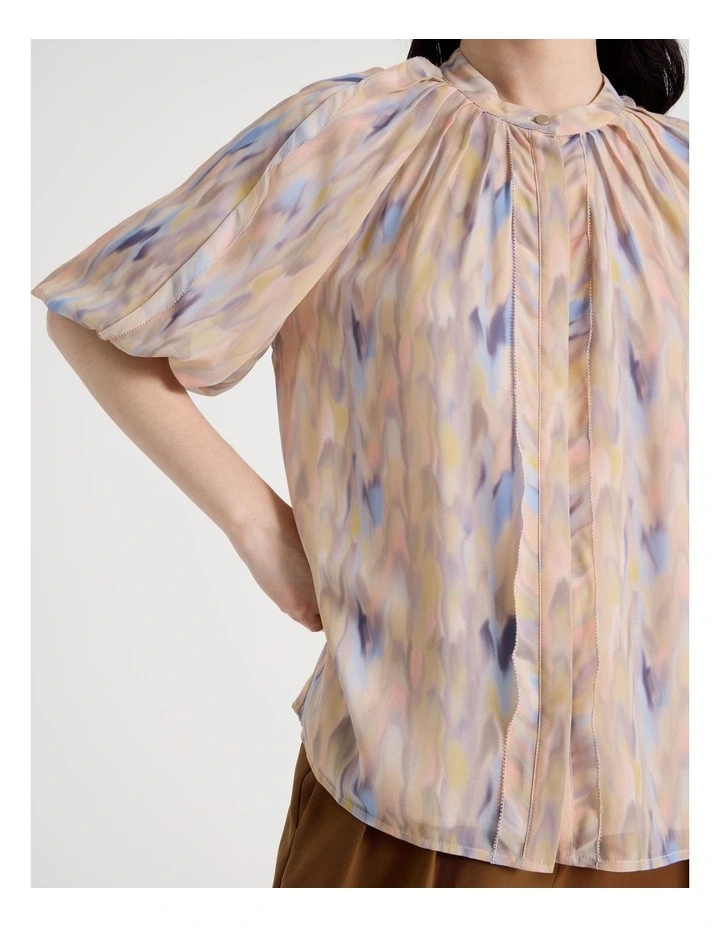 Short Sleeve Ruffle Detail Blouse in Abstract Print image 7