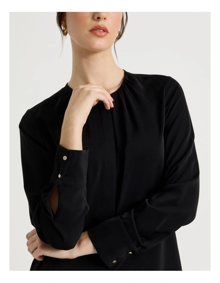 Long Sleeve Pleated Crew Blouse in Black image 6