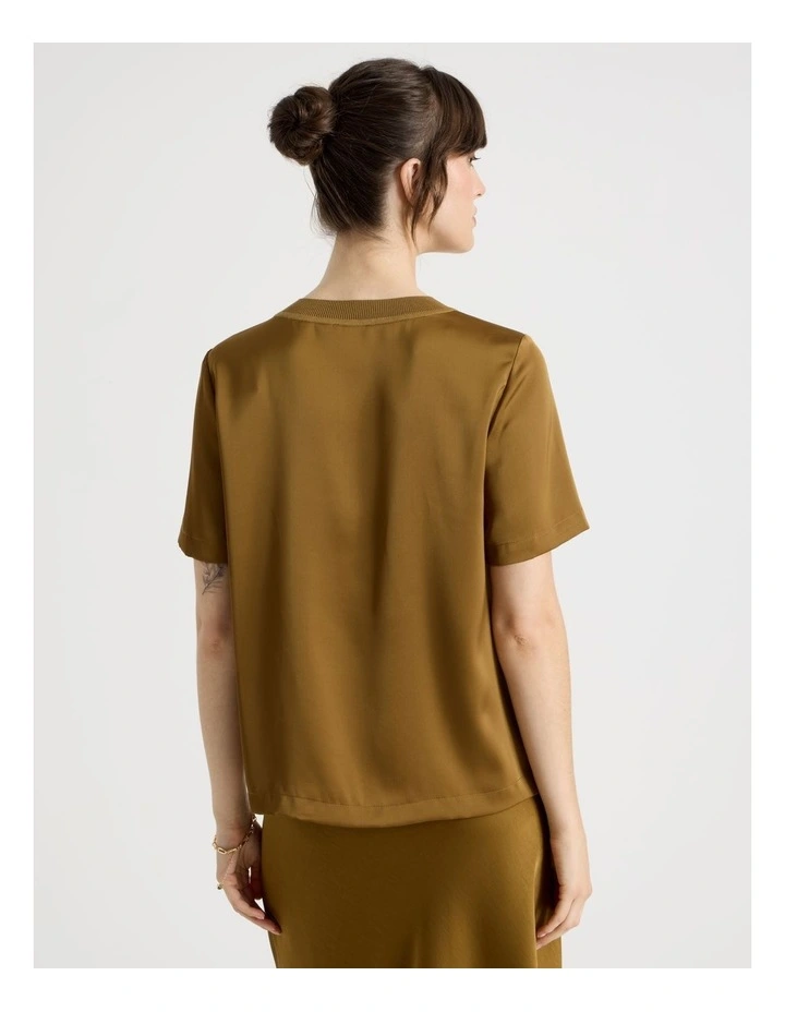 Satin T-shirt in Khaki image 6