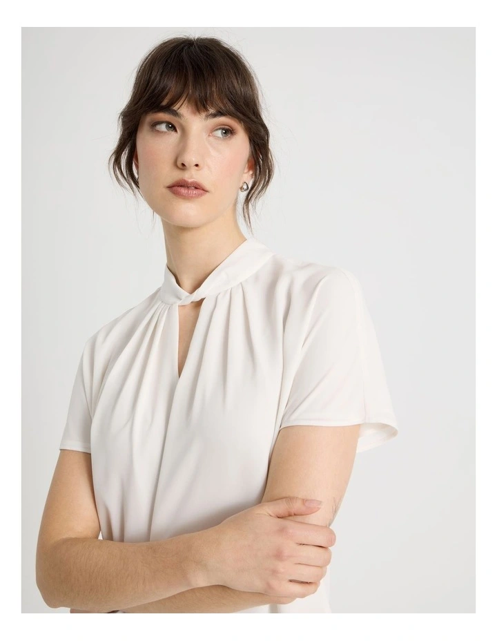 Short Sleeve Tuck V Neck Top in Cloud Dancer image 4