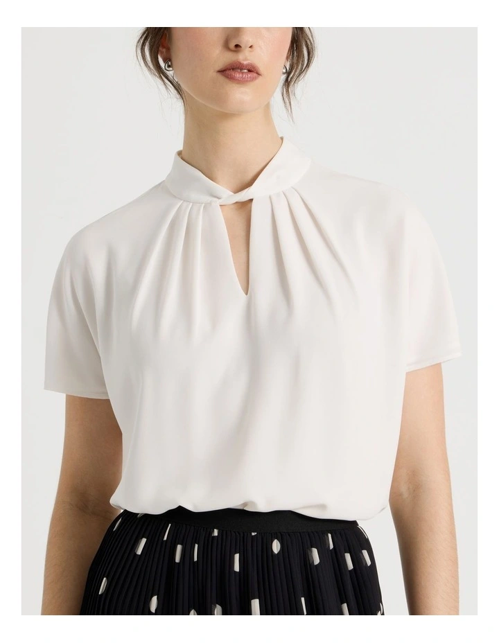 Short Sleeve Tuck V Neck Top in Cloud Dancer image 5