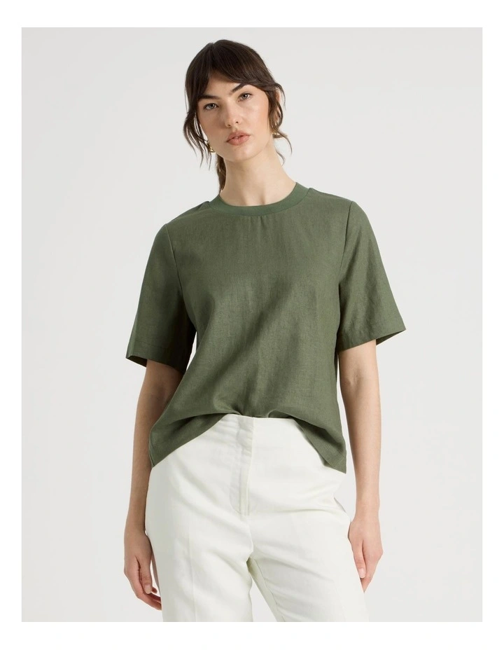 Short Sleeve Linen Crew Neck Tee in Dark Green image 1