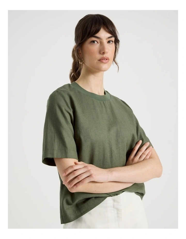Short Sleeve Linen Crew Neck Tee in Dark Green image 3