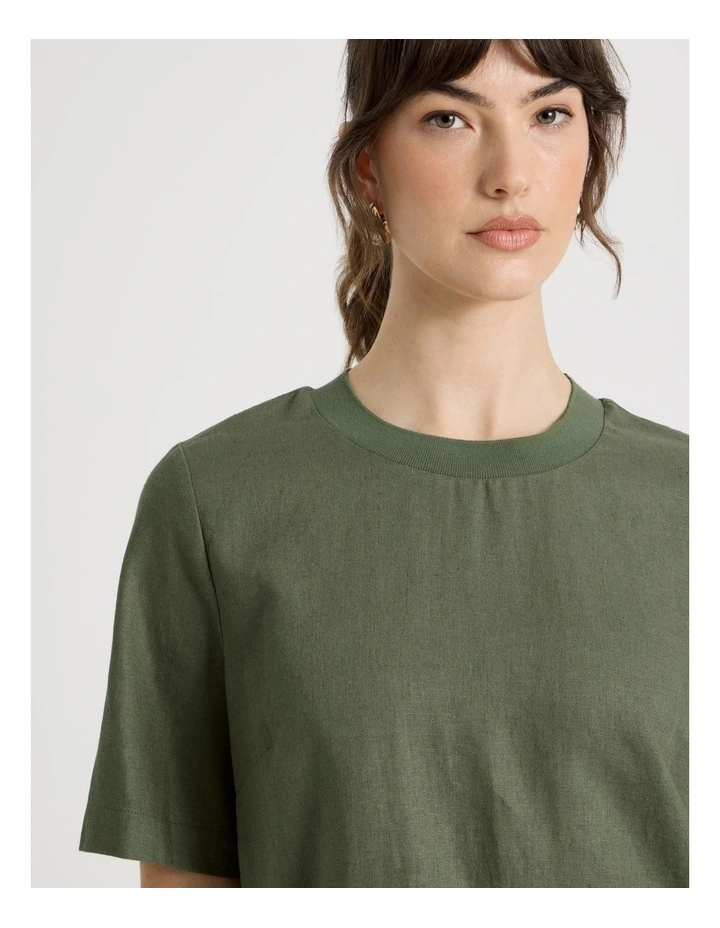 Short Sleeve Linen Crew Neck Tee in Dark Green image 4