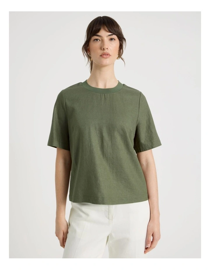 Short Sleeve Linen Crew Neck Tee in Dark Green image 5