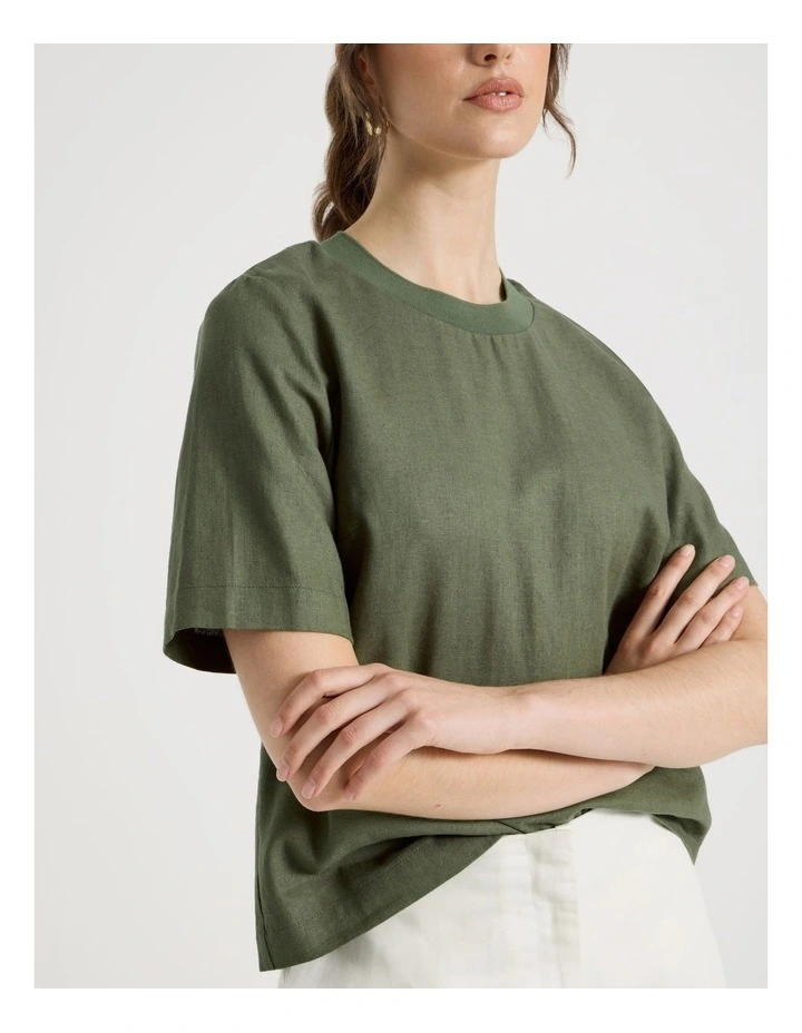 Short Sleeve Linen Crew Neck Tee in Dark Green image 7