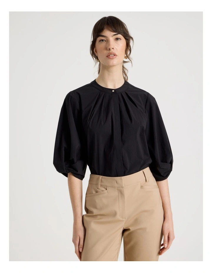 Short Sleeve Crisp Tuck Poplin Top in Black image 4