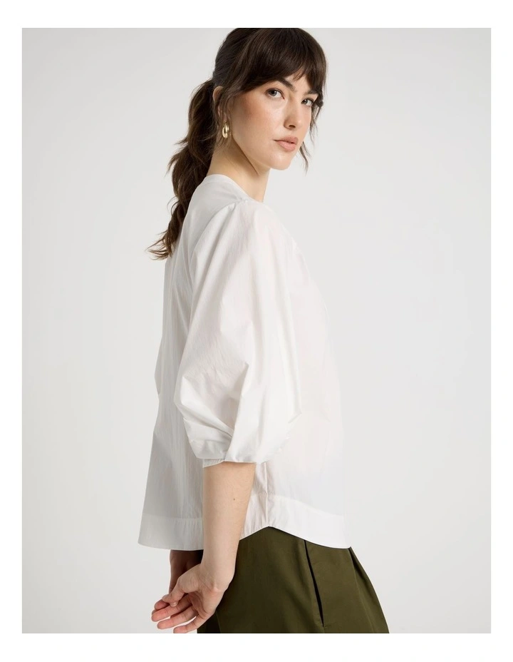 Short Sleeve Crisp Tuck Poplin Top in White image 4