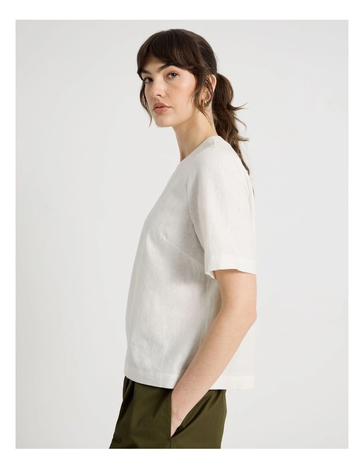 Short Sleeve Linen Blend Crew Neck Tee in White image 4