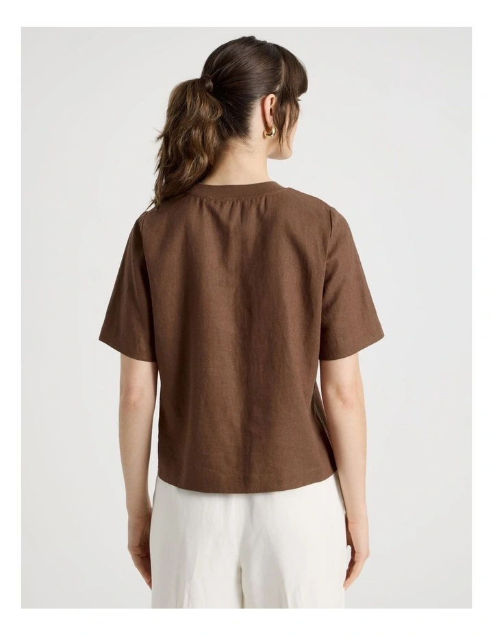Short Sleeve Linen Blend Crew Neck Tee in Dark Brown image 6
