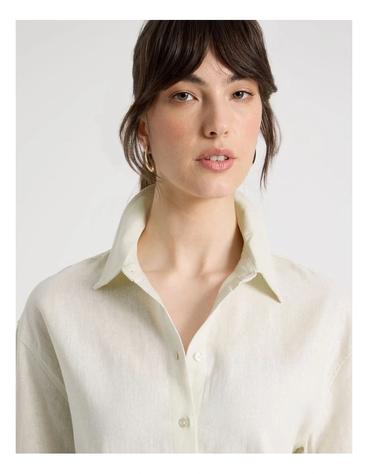Short Sleeve Linen Blend Boxy Shirt in Ecru image 4
