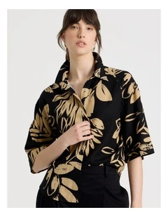 Short Sleeve Linen Blend Boxy Shirt in Black Leaf Print