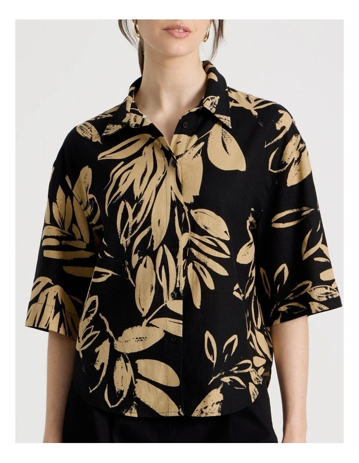 Short Sleeve Linen Blend Boxy Shirt in Black Leaf Print image 7