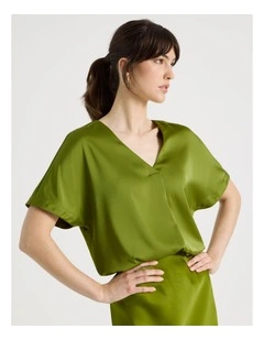 Short Sleeve Satin V Neck Tee in Guacamole