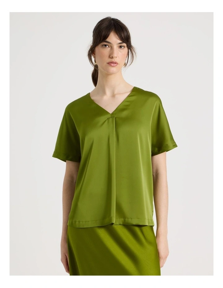 Short Sleeve Satin V Neck Tee in Guacamole image 5