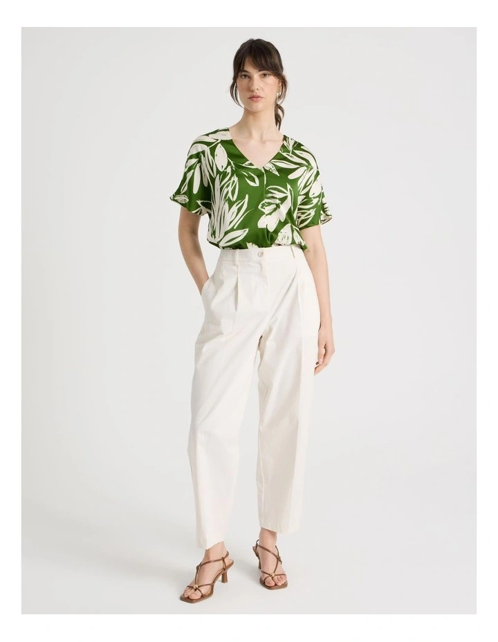 Short Sleeve Satin V Neck Tee in Green Leaf Print image 2