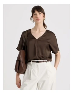 Short Sleeve Satin V Neck Tee in Dark Brown