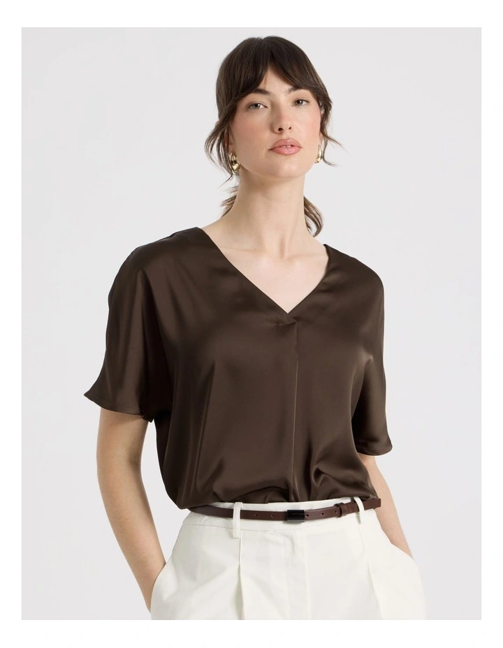Short Sleeve Satin V Neck Tee in Dark Brown image 4