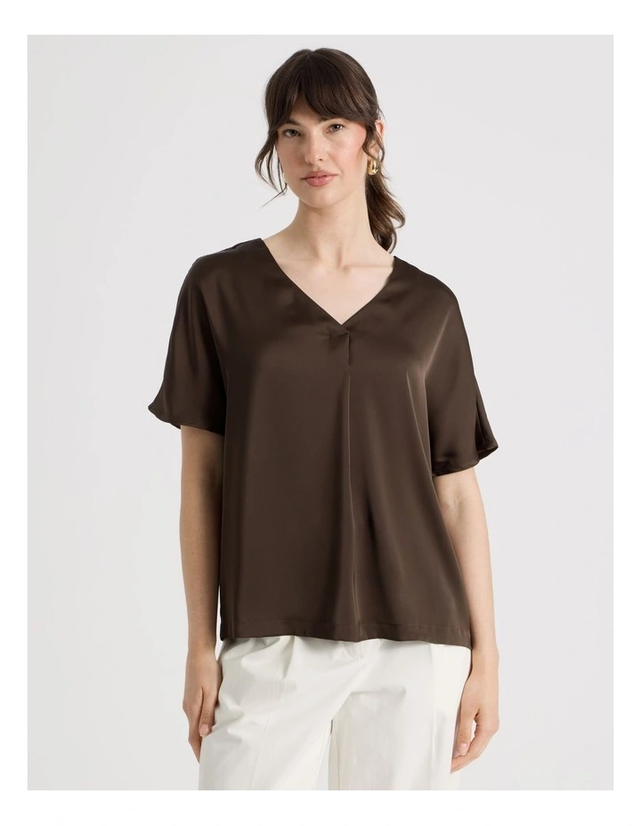 Short Sleeve Satin V Neck Tee in Dark Brown image 5