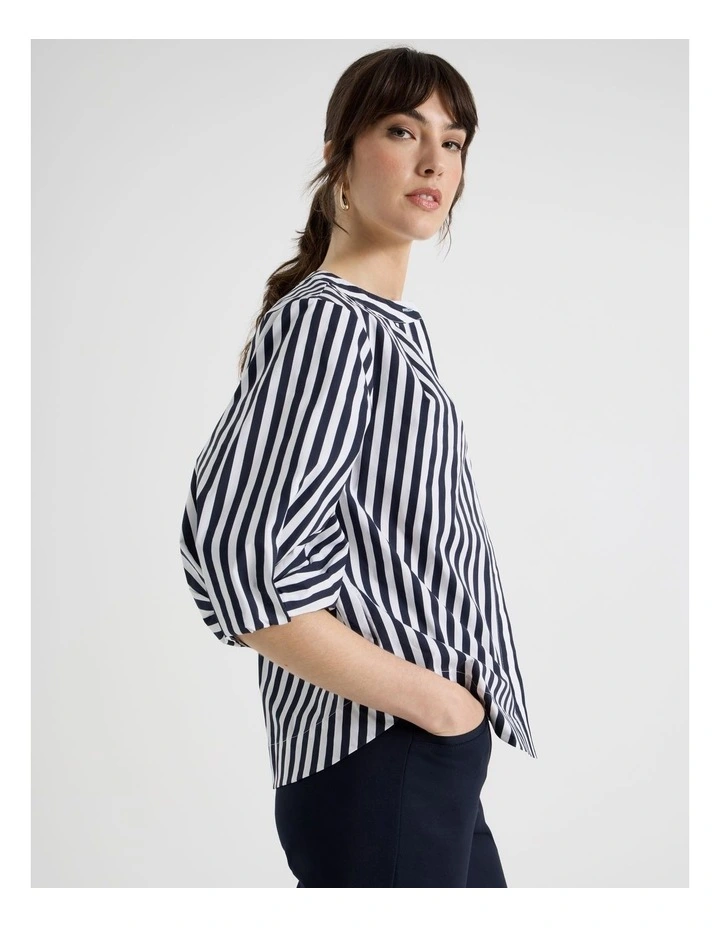 Short Sleeve Crisp Tuck Poplin Top in Navy and White Stripe image 4