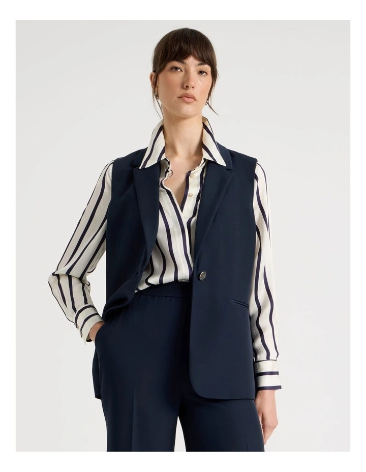 Drape Twill Vest in Navy image 1