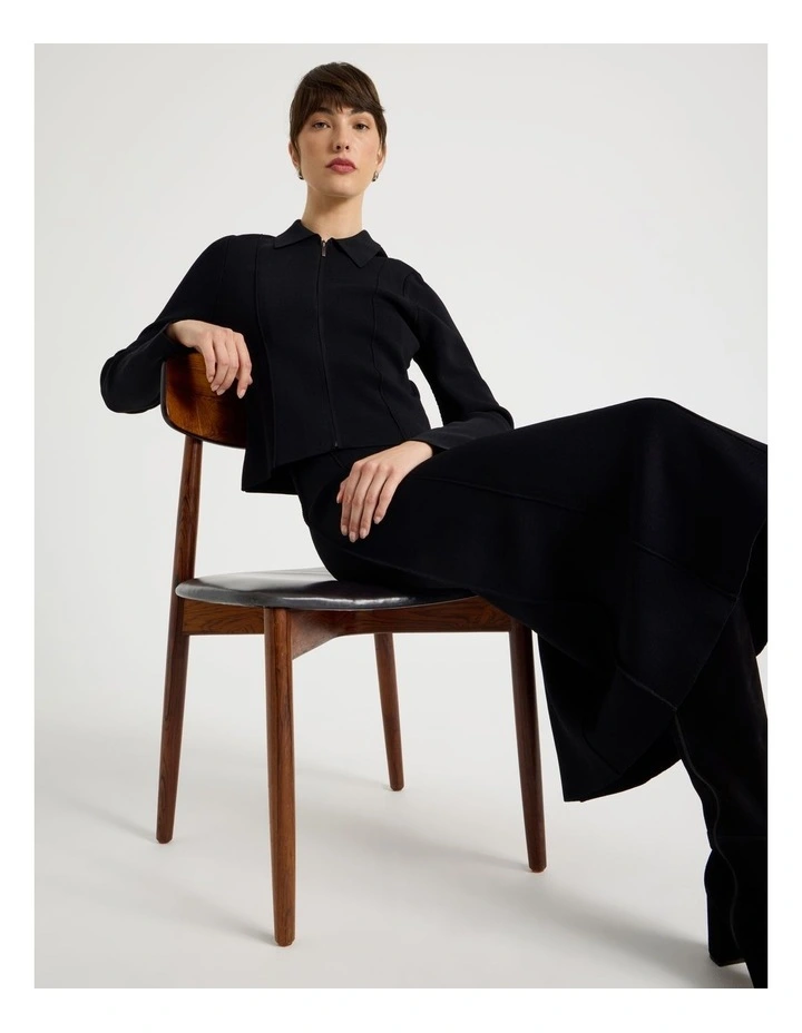 Milano Cropped Long Sleeve Jacket in Black image 2