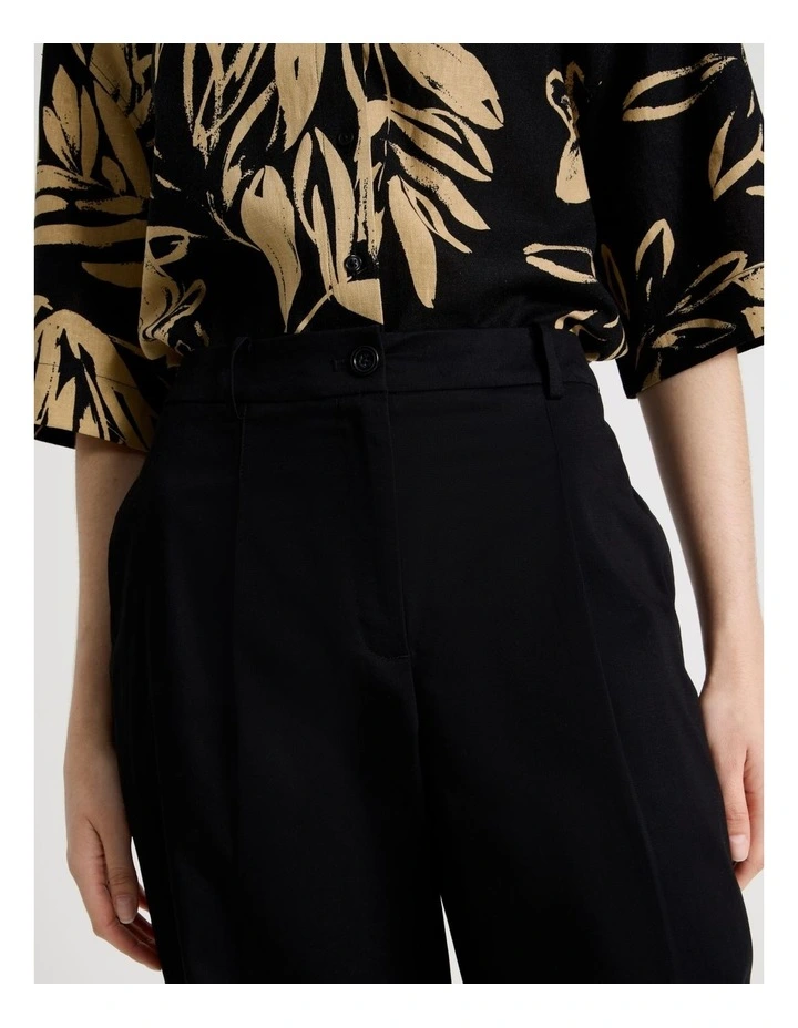 Poplin Barrel Leg Pant in Black image 4