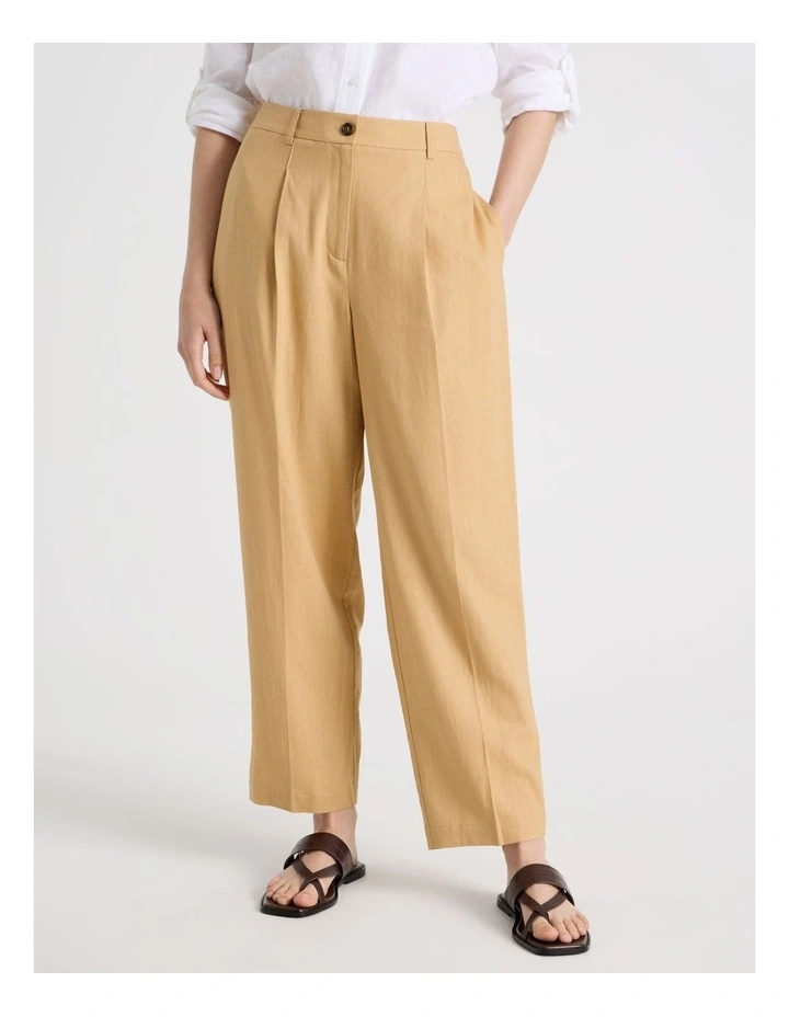 Linen Blend Barrel Leg Pant in Caramel image 2
