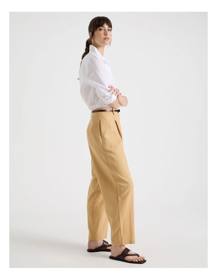 Linen Blend Barrel Leg Pant in Caramel image 3
