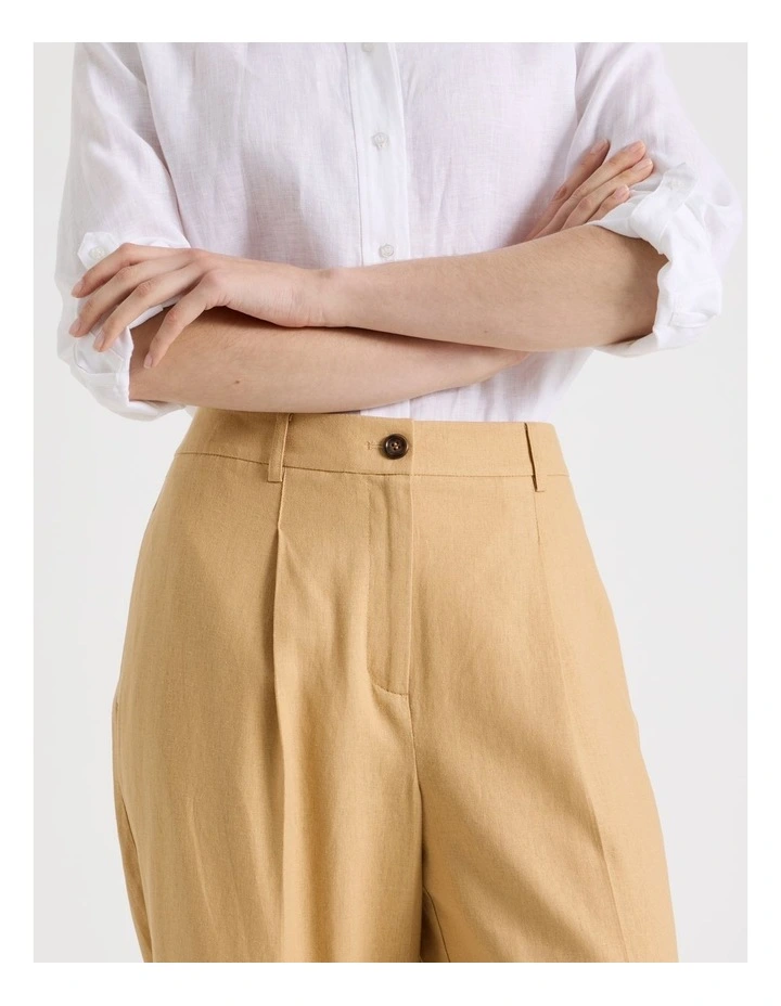 Linen Blend Barrel Leg Pant in Caramel image 4