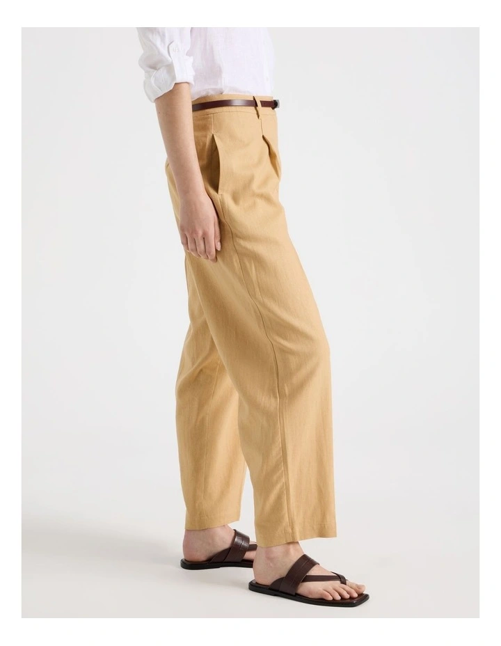 Linen Blend Barrel Leg Pant in Caramel image 5