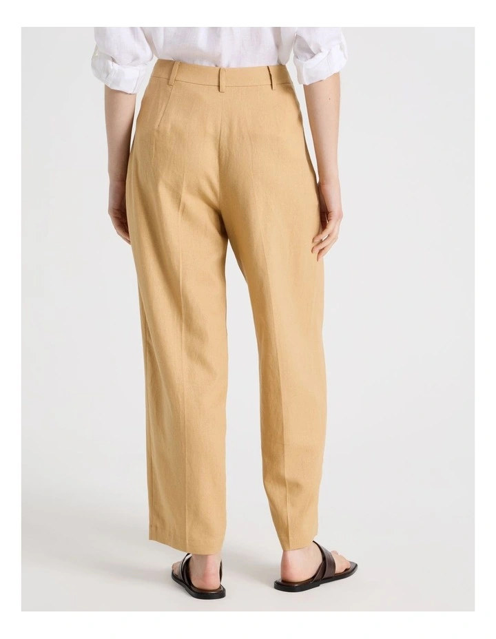 Linen Blend Barrel Leg Pant in Caramel image 6