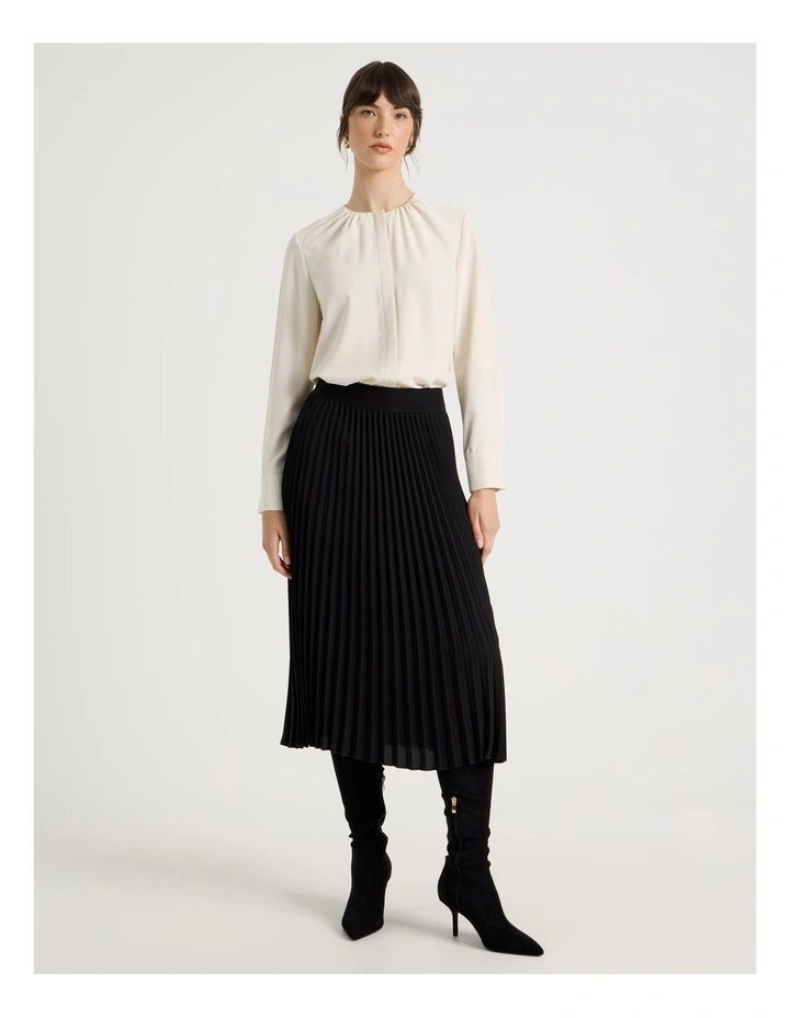 Pleat Skirt in Black image 3
