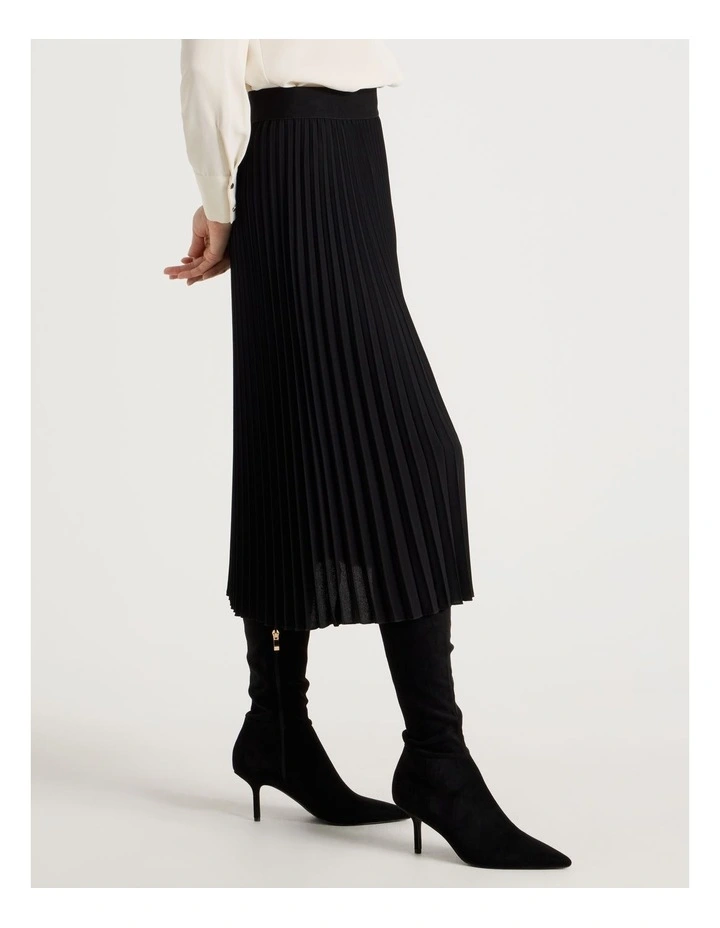 Pleat Skirt in Black image 5