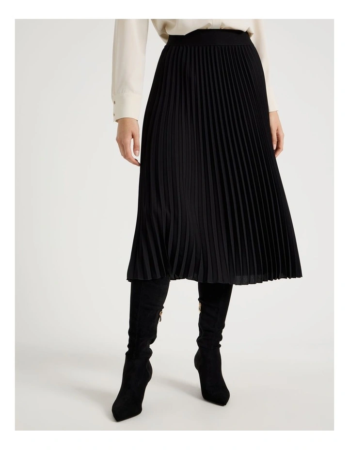 Pleat Skirt in Black image 7