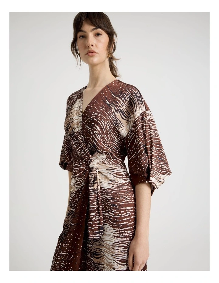 Short Sleeve Wrap Tuck Midi Dress in Animal Print image 5