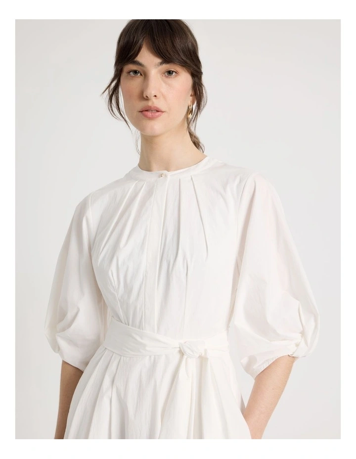 Short Sleeve Crisp Tuck Poplin Midi Dress in White image 2