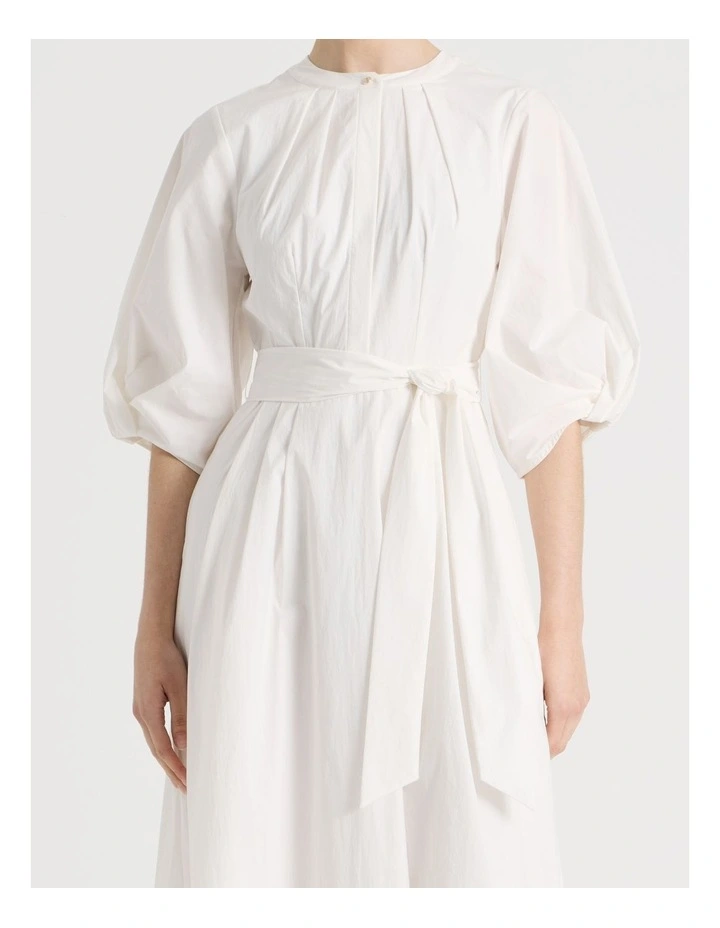 Short Sleeve Crisp Tuck Poplin Midi Dress in White image 5