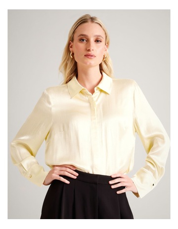Lt Yellow colour