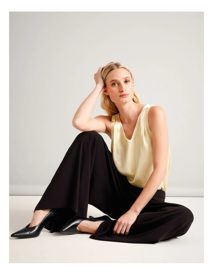 V-Neck Tank in Light Yellow image 6