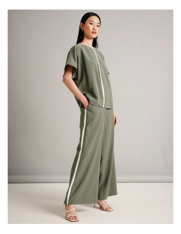 Khaki colour