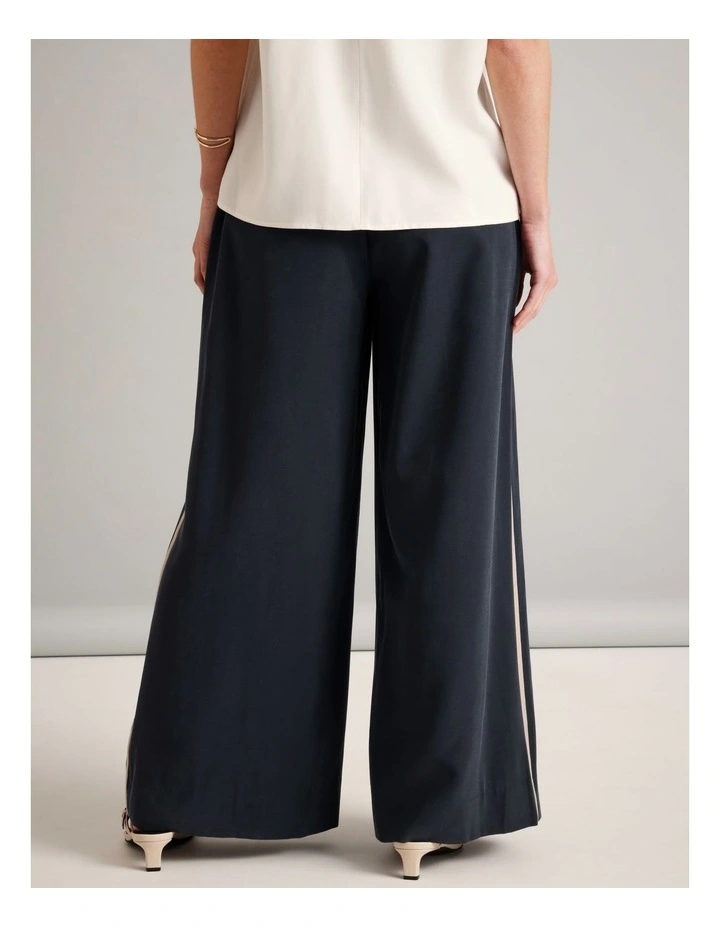 Sandwashed Viscose Blend Contrast Detail Pant in Navy image 3