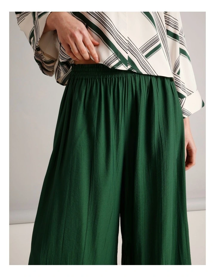 Crinkle Elastic Waist Pant in Dark Green image 3
